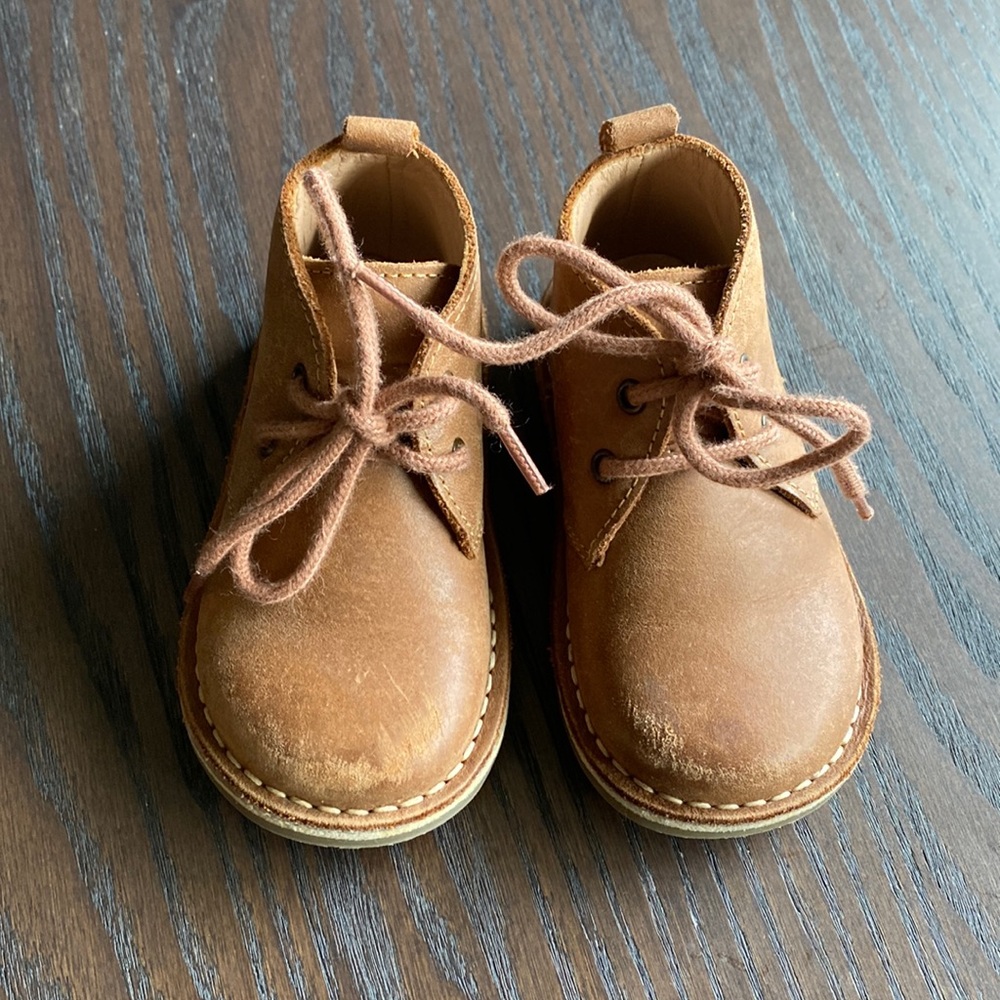 Stride Rite lace up boot